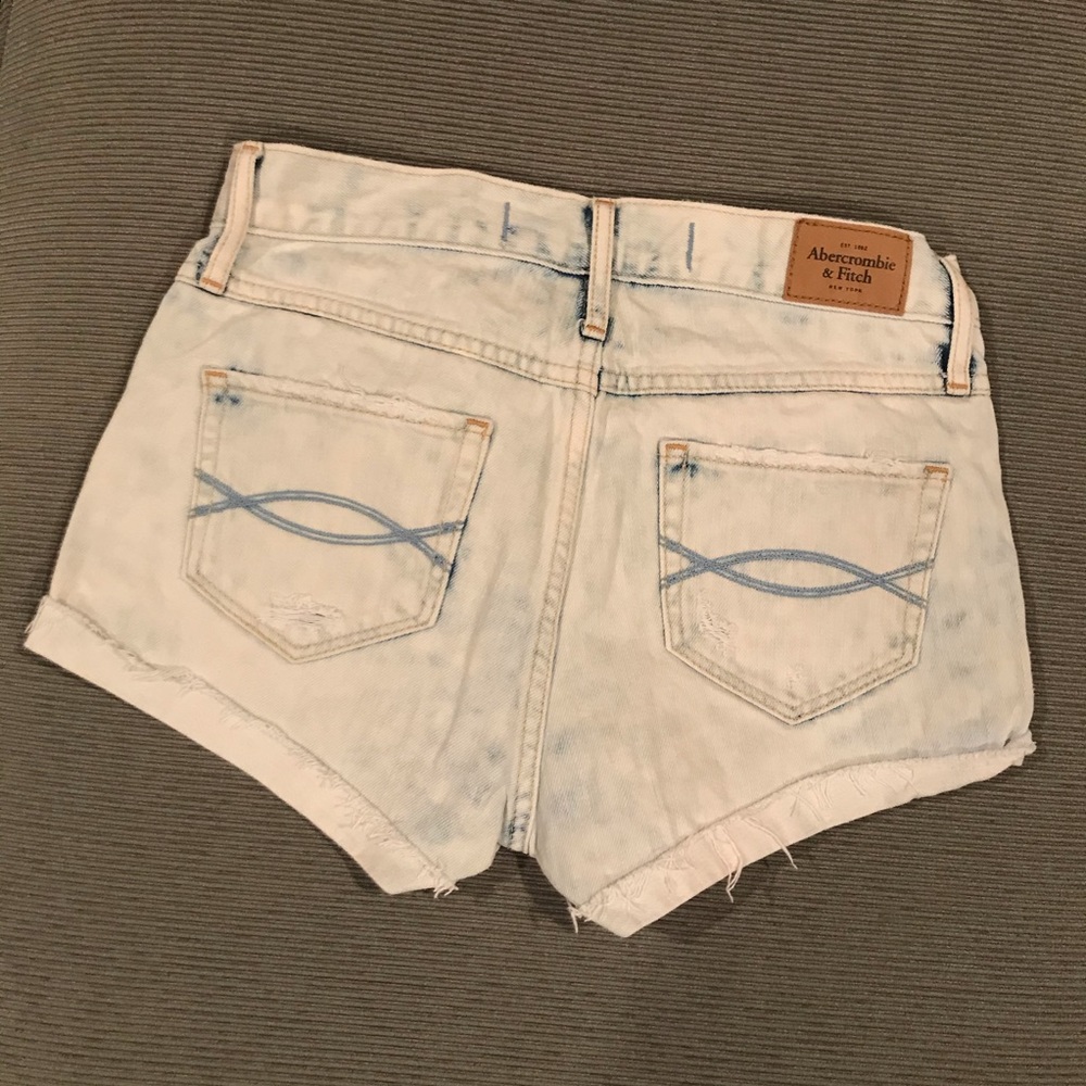 🌹2/$25🌹 A&F jean shorts with crochet detail (5a) - Picture 6 of 7